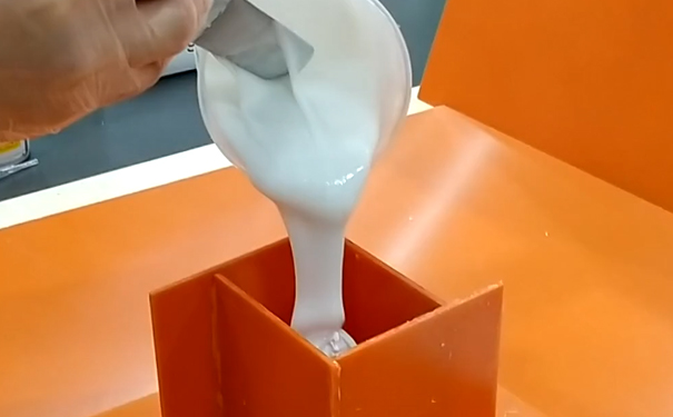 模具硅橡膠灌模時間是什么？